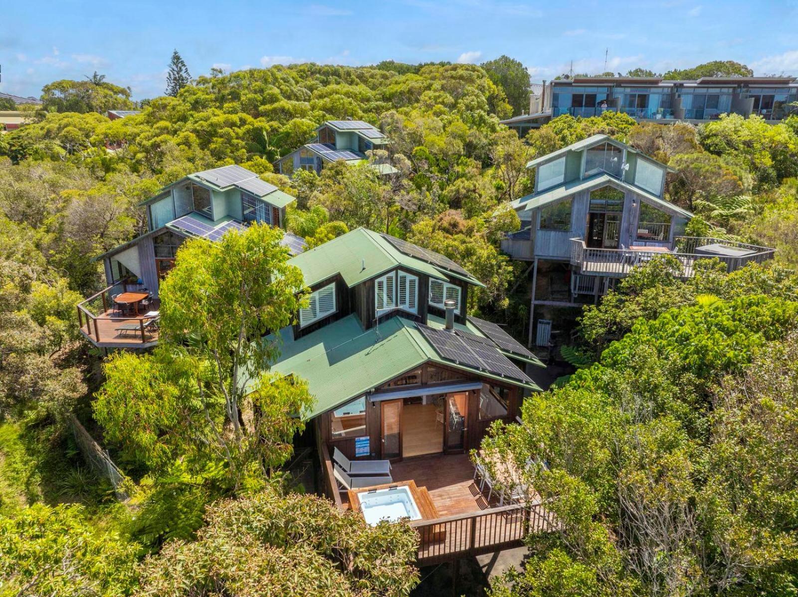 The Oasis Apartments And Treetop Houses Byron Bay Eksteriør billede
